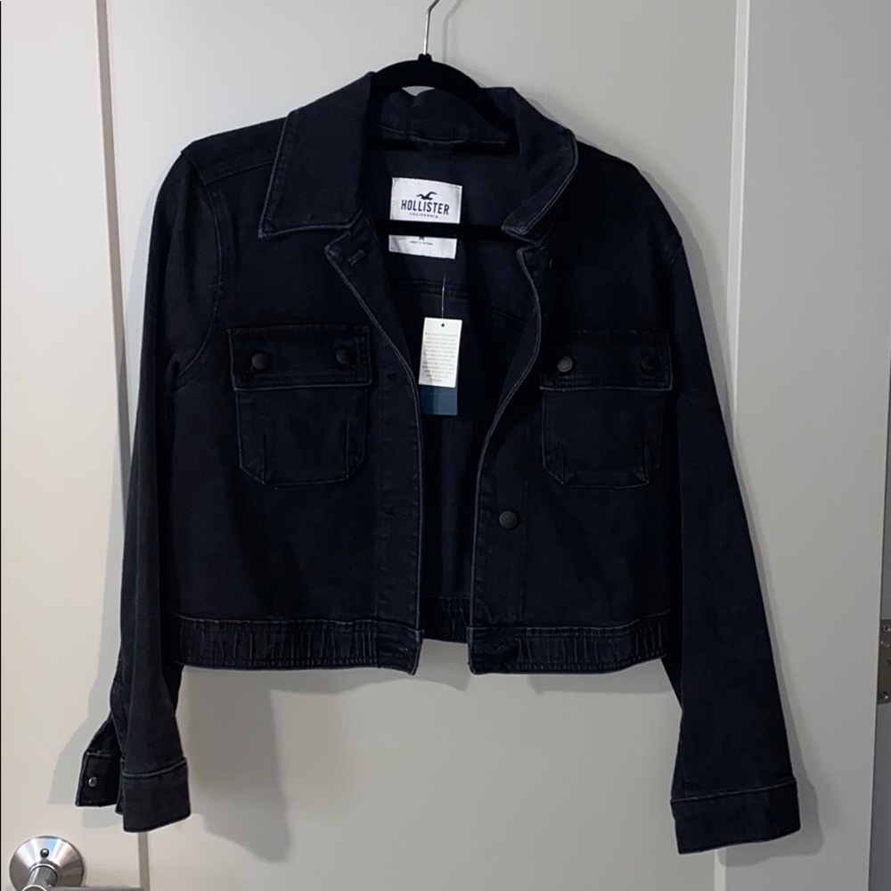 BRAND NEW WITH-TAGS Hollister black cropped jacket